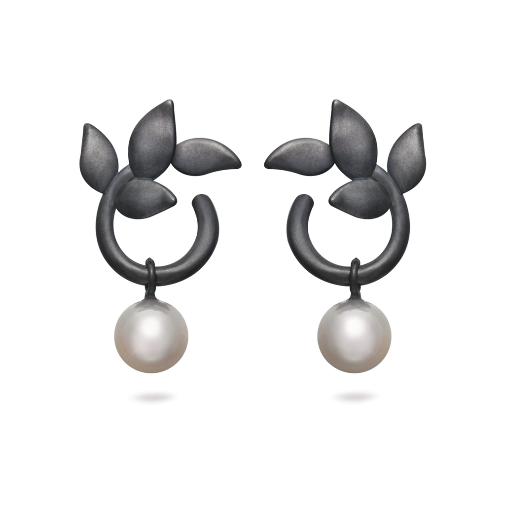 Leaf Pearl and Black Oxidized Sterling Silver Earring